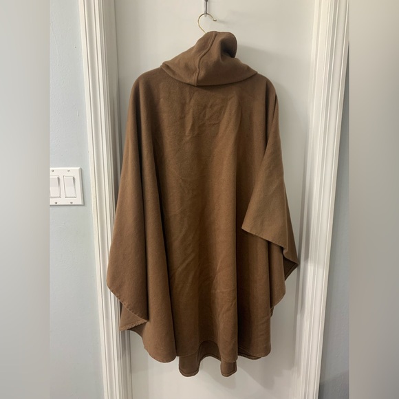 Vintage Hourihan Hooded Cape with Fur Pom Poms - Picture 5 of 10